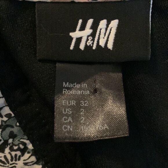 𝅺H&M green floral maxi dress with back zipper sleeveless silky fabric Size 2 - Picture 7 of 9